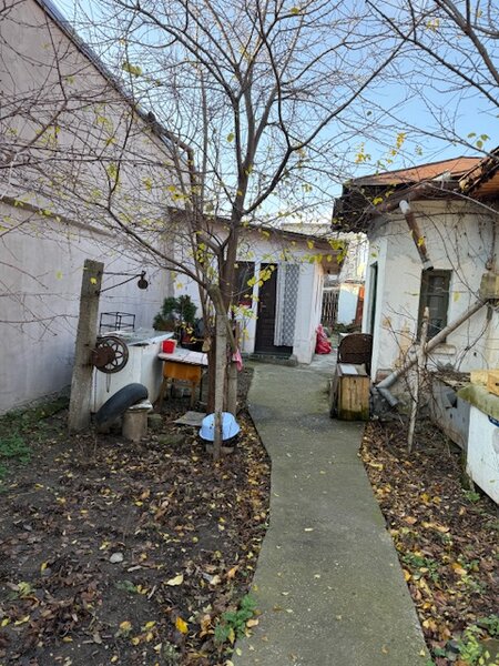 Chitila, vanzare casa demolabila cu teren.