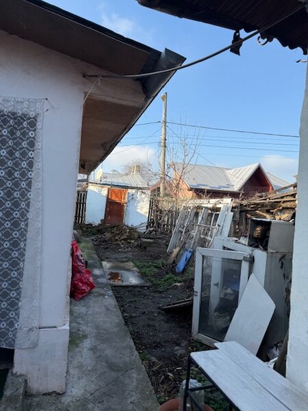 Chitila, vanzare casa demolabila cu teren