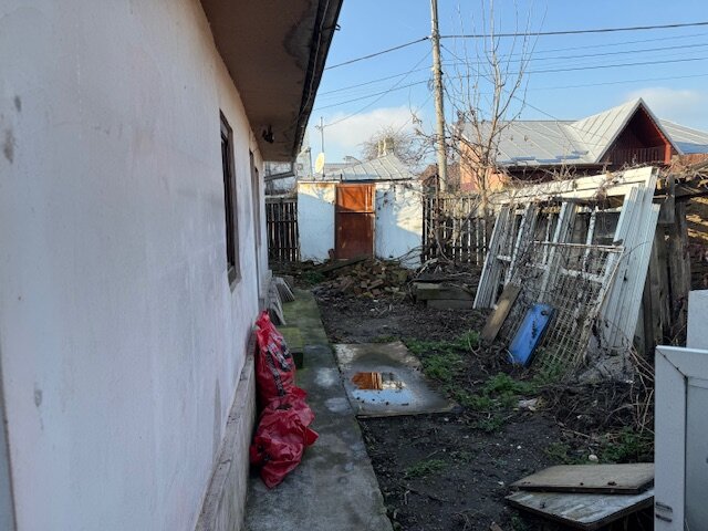 Chitila, vanzare casa demolabila cu teren