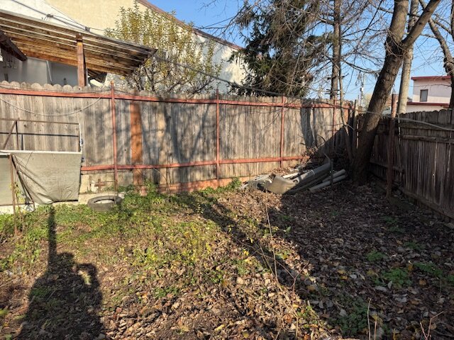 Chitila, vanzare casa demolabila cu teren