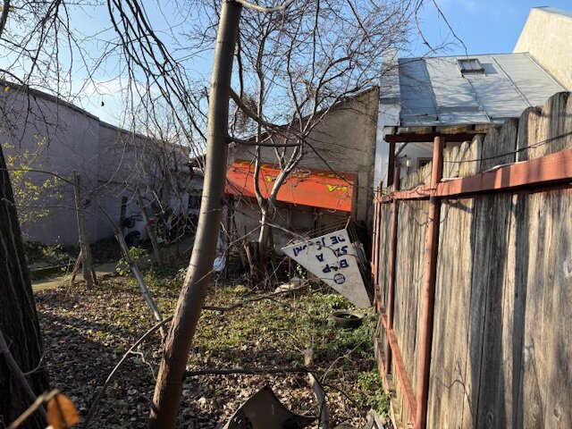 Chitila, vanzare casa demolabila cu teren